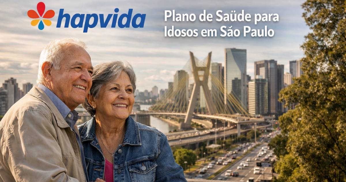 Idoso sorrindo em ponto turistico de sao paulo — plano de saúde Hapvida para idoso