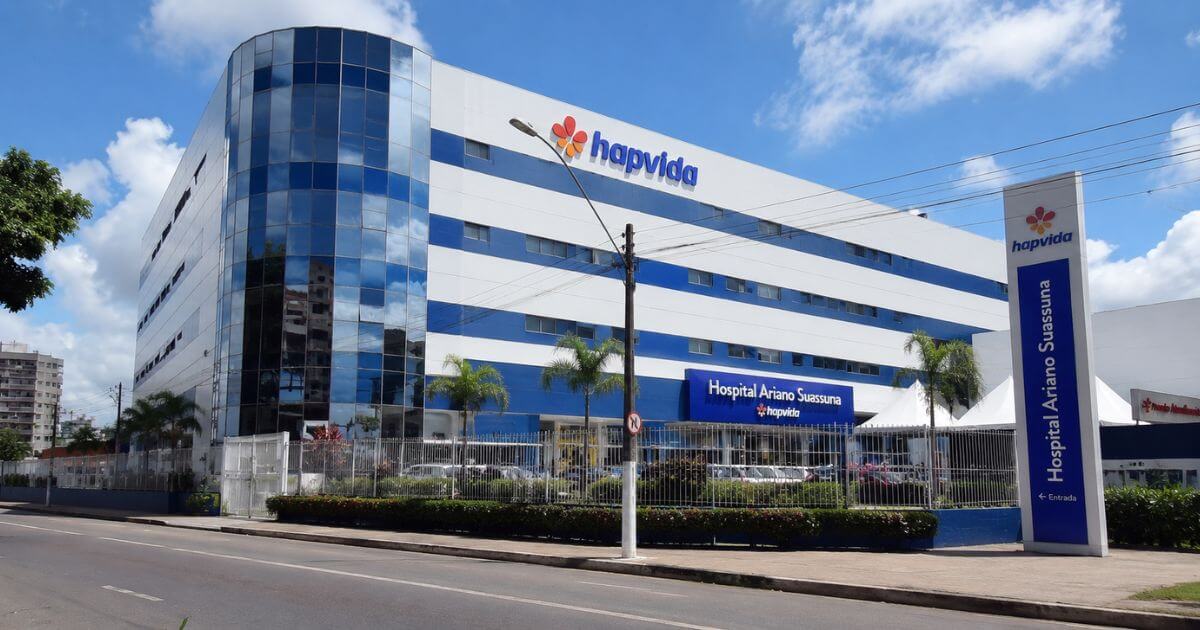 Hospital Ariano Suassuna Hapvida em Recife, na Ilha do Leite Fachada do Hospital Ariano Suassuna Hapvida na Avenida Governador Agamenon Magalhaes, 4623, na Ilha do Leite, em Recife: unidade propria de alta complexidade com foco em ortopedia e traumatologia, inaugurada em 16 de junho de 2025