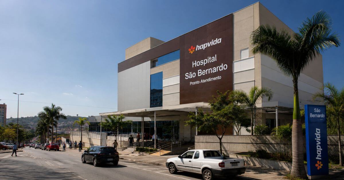 Hospital São Bernardo Hapvida, na Av. Lucas Nogueira Garcez, 400, Jardim do Mar: uma das três unidades hospitalares próprias que a operadora mantém em São Bernardo do Campo, com atendimento 24 horas